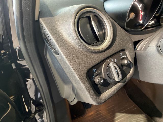 Ford Fiesta mit Sitzheizung, Bluetooth zzgl Alufelgen in Wandsbek